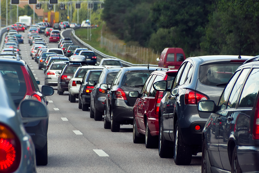 Dom przy ruchliwej ulicy – jak zadbać o komfort?